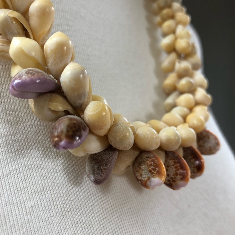 Raratonga Pupu Woven Shell Tahitian Lei Necklace - Picture 8 of 16